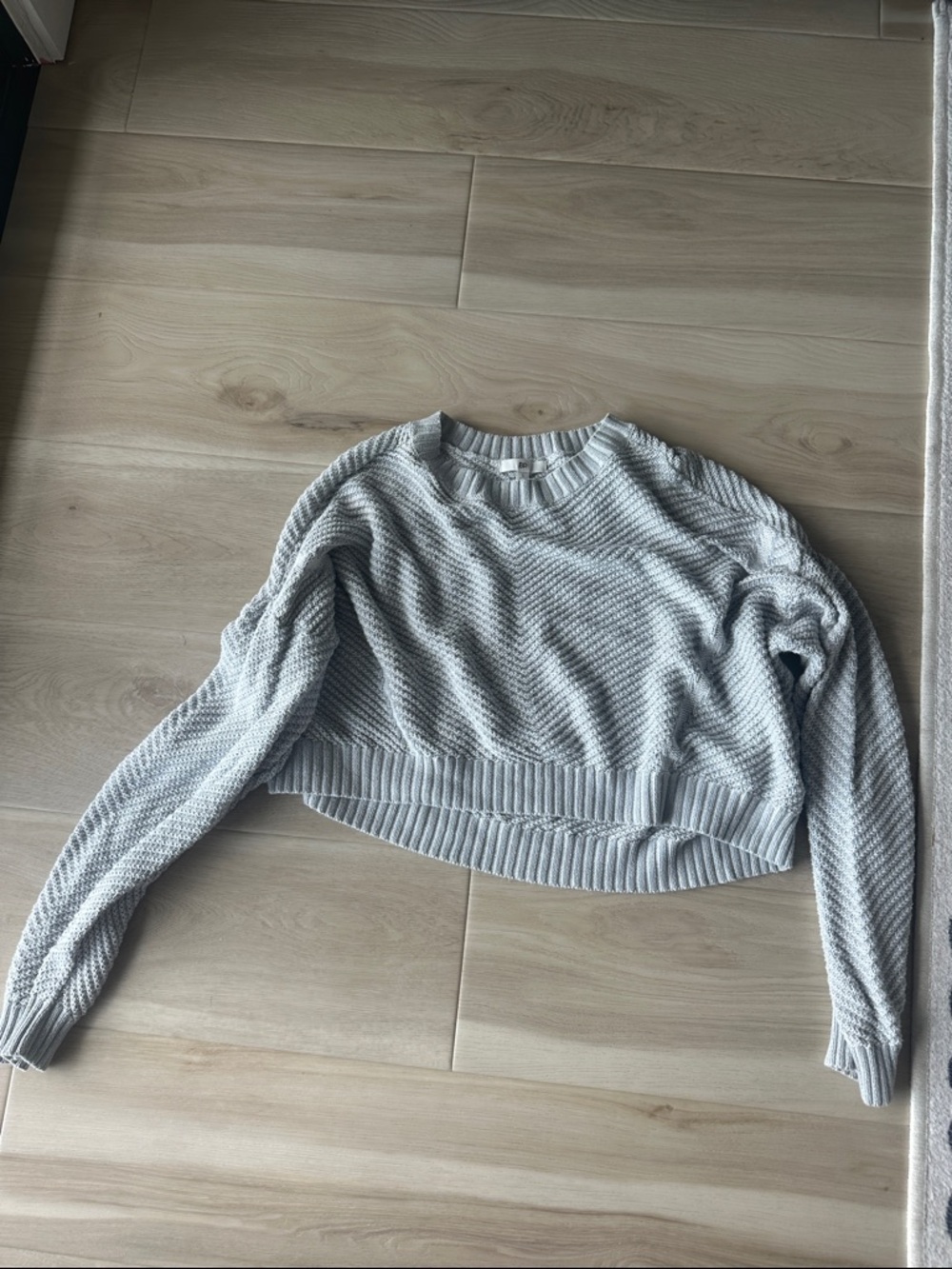 bp Cropped Crewneck Sweater in Light Gray